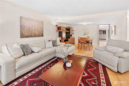 1035 156th Ave NE #39 Bellevue, WA 98007