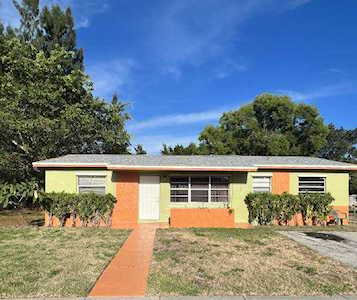 1990 NE 2nd Lane Boynton Beach, FL 33435
