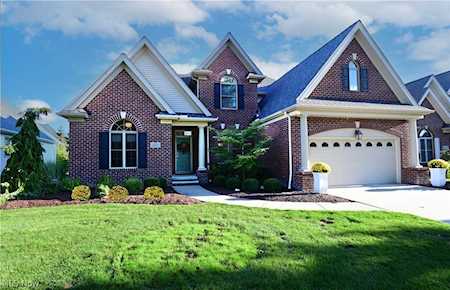 348 Green Jacket Ct Avon Lake, OH 44012