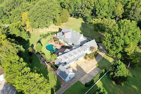 11523 Country Forest Dr Collierville, TN 38017