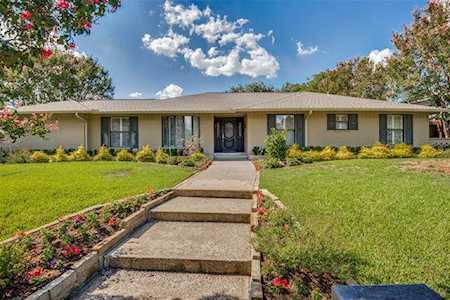 3709 Peter Pan Drive Dallas, TX 75229