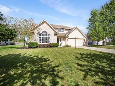 11519 Green Holly Cove Fort Wayne, IN 46845