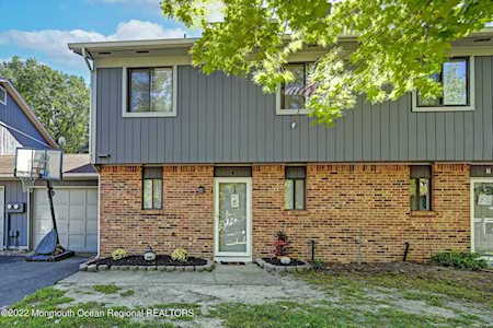 6 Pelican Rd Howell, NJ 07731