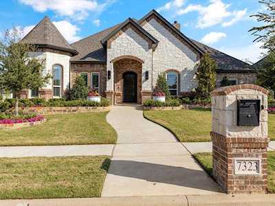 7323 Winding Way Drive Arlington, TX 76001