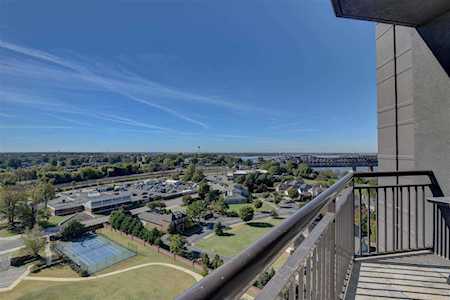 717 Riverside Dr Memphis, TN 38103