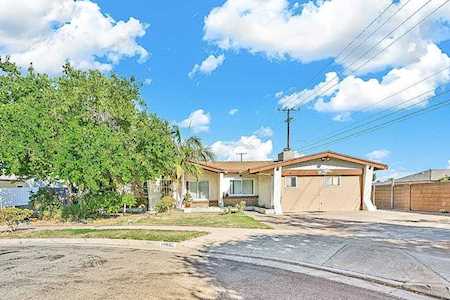 19472 Catfish Circle Huntington Beach, CA 92646