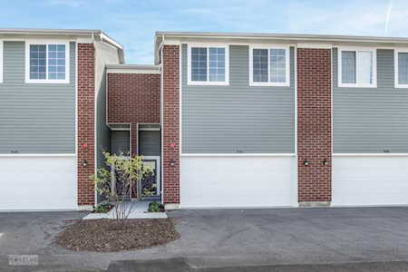 946 Gillespie Ln Yorkville, IL 60560