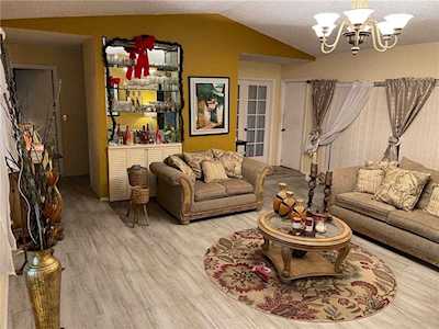 11202 NW 44th St Coral Springs, FL 33065