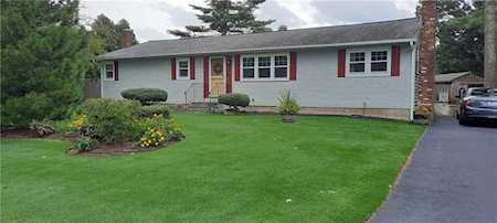 27 Circle Dr Coventry, RI 02816