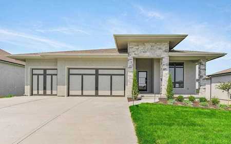 9331 Gander St Lenexa, KS 66227
