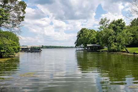 137 Riviera Dr Hendersonville, TN 37075