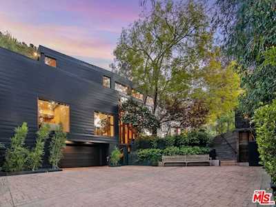 9560 Sherwood Forest Ln Beverly Hills, CA 90210
