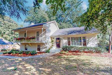 3719 Huckleberry Rd Charlotte, NC 28210