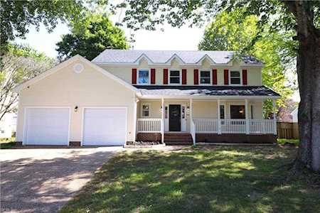 114 Plainfield Dr Newport News, VA 23602