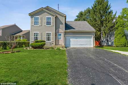 2210 N Pheasant Ridge Ct Round Lake Beach, IL 60073