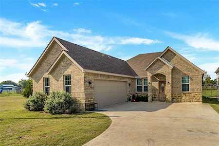 801 Shady Brook Lane Red Oak, TX 75154