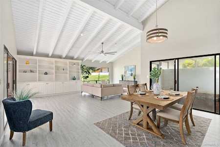 7825 Makaaoa Place Honolulu, HI 96825