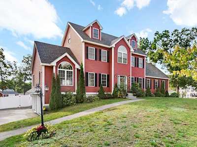 110 Cart Path Rd Dracut, MA 01826