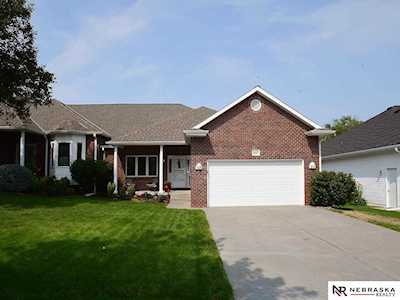 1632 Old Farm Rd Lincoln, NE 68512