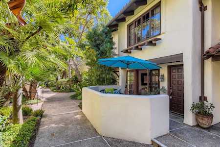 8694 Villa La Jolla Drive #3 La Jolla, CA 92037