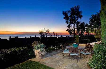 18 Surfspray Bluff Newport Coast, CA 92657