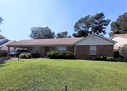 1983 Stone Bridge Dr Memphis, TN 38134