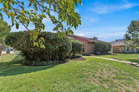 923 Hillside Lane Flower Mound, TX 75028