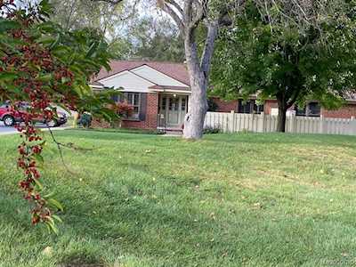 40598 E Newport Drive Dr Plymouth Twp, MI 48170