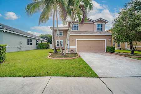 1715 NW 162nd Ave Pembroke Pines, FL 33028