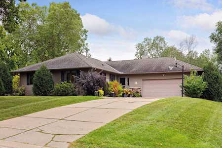 1512 Briarknoll Drive Arden Hills, MN 55112