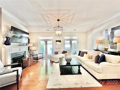 8216 Indigo Row Charlotte, NC 28277