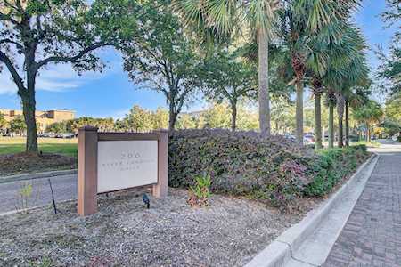 200 River Landing Dr Charleston, SC 29492