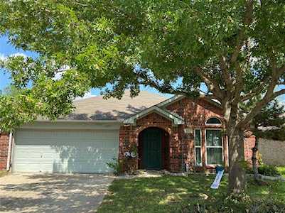 1521 Creekstone Court Fort Worth, TX 76112