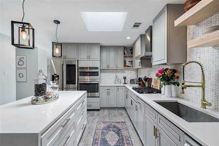 8327 Southmeadow Circle Dallas, TX 75231