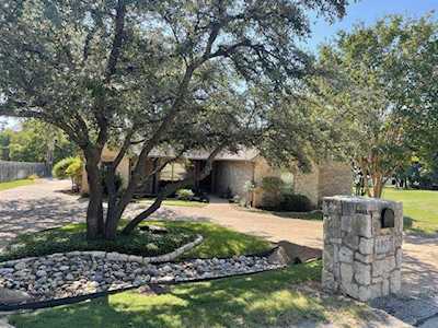 4907 Comanche Drive Granbury, TX 76049