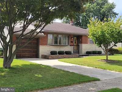 18 Belmont Rd Bellmawr, NJ 08031