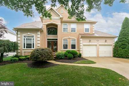 4 Equestrian Ln Cherry Hill, NJ 08003