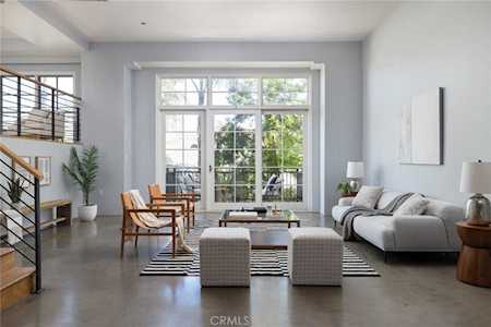 1100 E 3rd St #105 Long Beach, CA 90802