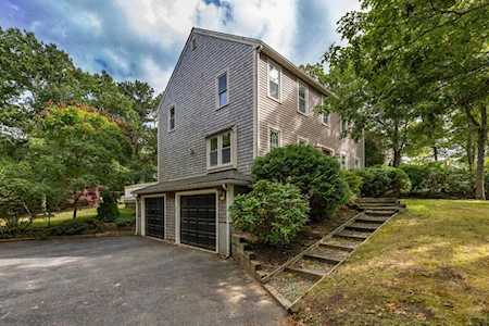 29 Seal Cove Rd Plymouth, MA 02360