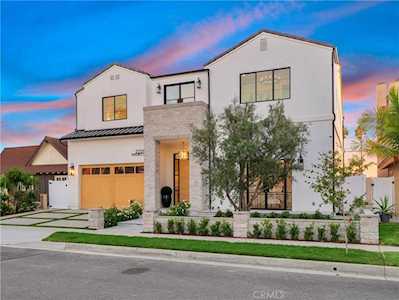 22211 Malibu Ln Huntington Beach, CA 92646
