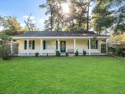 8 Navajo Trl Crawfordville, FL 32327