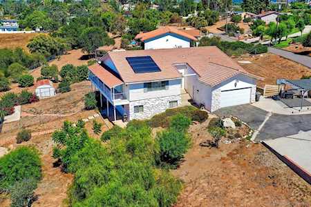 1342 Loma De Naranjas Escondido, CA 92027