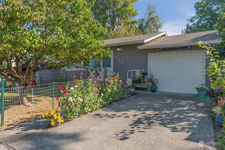 132 Roake Ave SE Castle Rock, WA 98611
