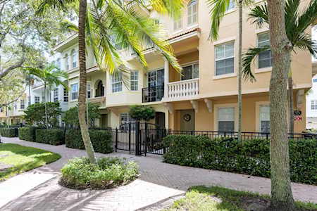 2421 San Pietro Circle Palm Beach Gardens, FL 33410