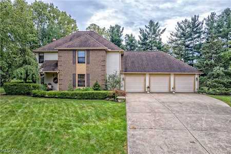 395 Creekside Dr Avon Lake, OH 44012