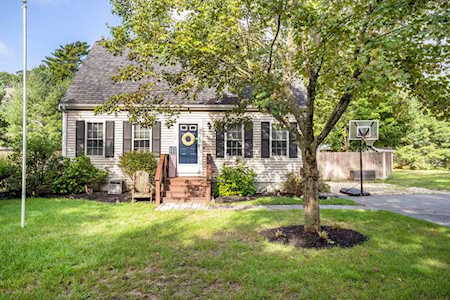 16 Hunter Ave Wareham, MA 02538