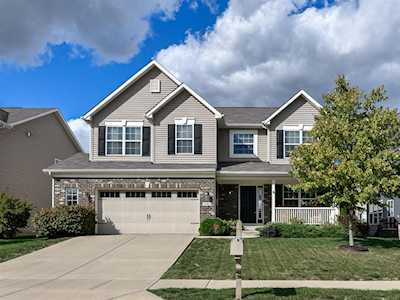 6186 Ringtail Circle Zionsville, IN 46077