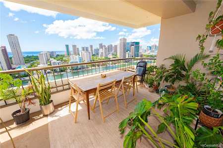 2333 Kapiolani Boulevard #2208 Honolulu, HI 96826