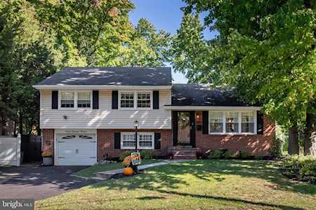 1213 Oakwood Haddonfield, NJ 08033