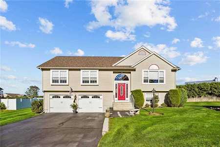 6 West Lakeview Dr North Providence, RI 02904
